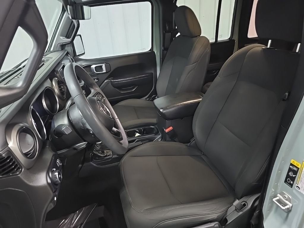 Used 2023 Jeep Wrangler Unlimited w/ 8.4" Radio Group image 29