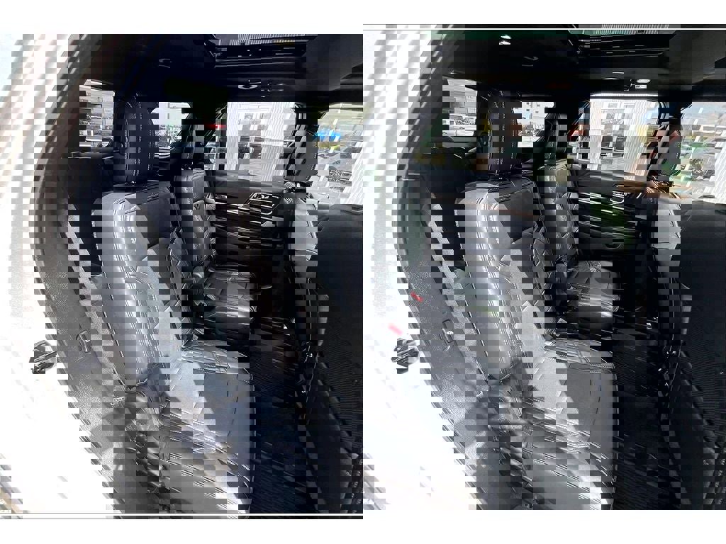 Used 2018 Ford Explorer Platinum AWD/4WD image 30