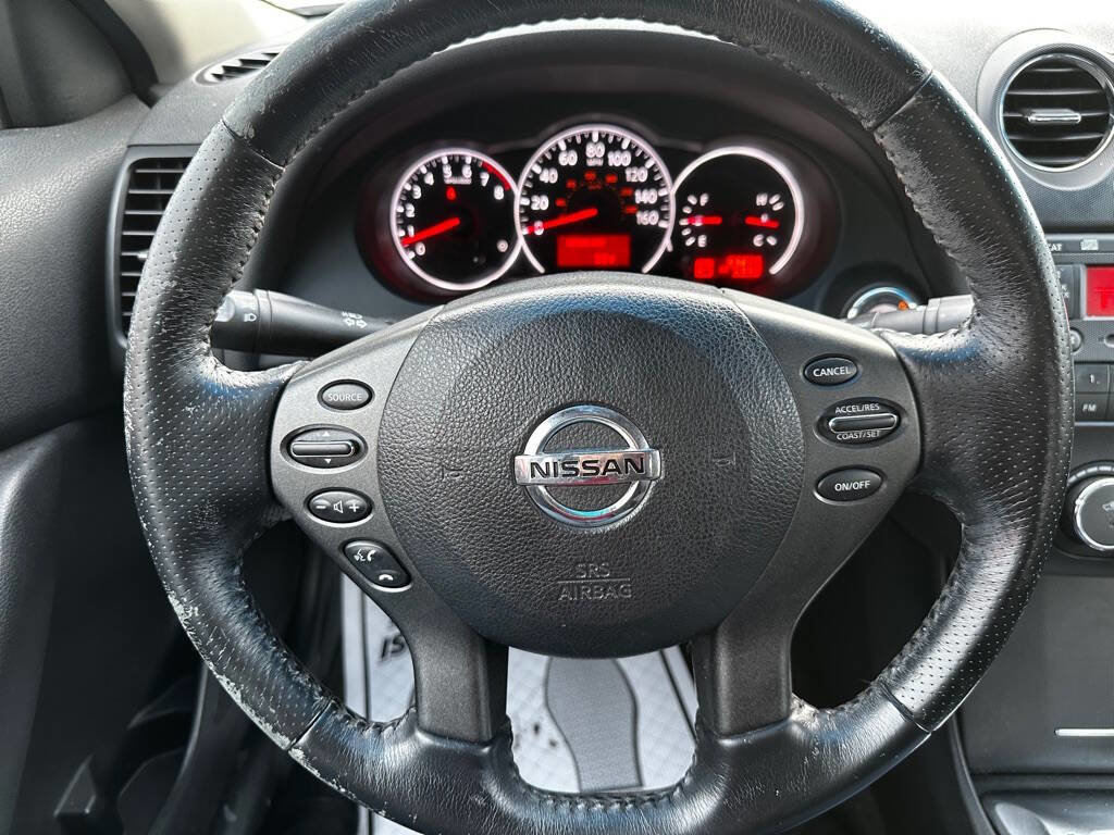 Used 2012 Nissan Altima 3.5 SR FWD image 13