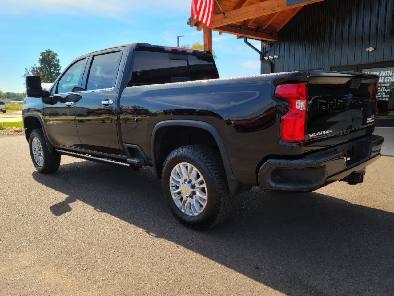 Used 2023 Chevrolet Silverado 2500 High Country w/ Z71 Off-Road Package image 6