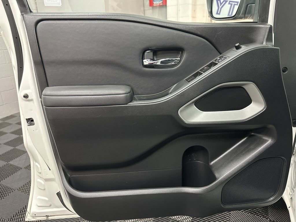 Used 2022 Nissan Frontier SV w/ Technology Package image 17