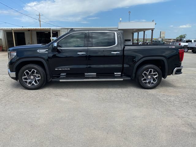 Used 2025 GMC Sierra 1500 SLT AWD/4WD image 3