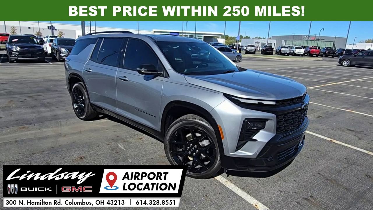 Used 2024 Chevrolet Traverse RS image 2