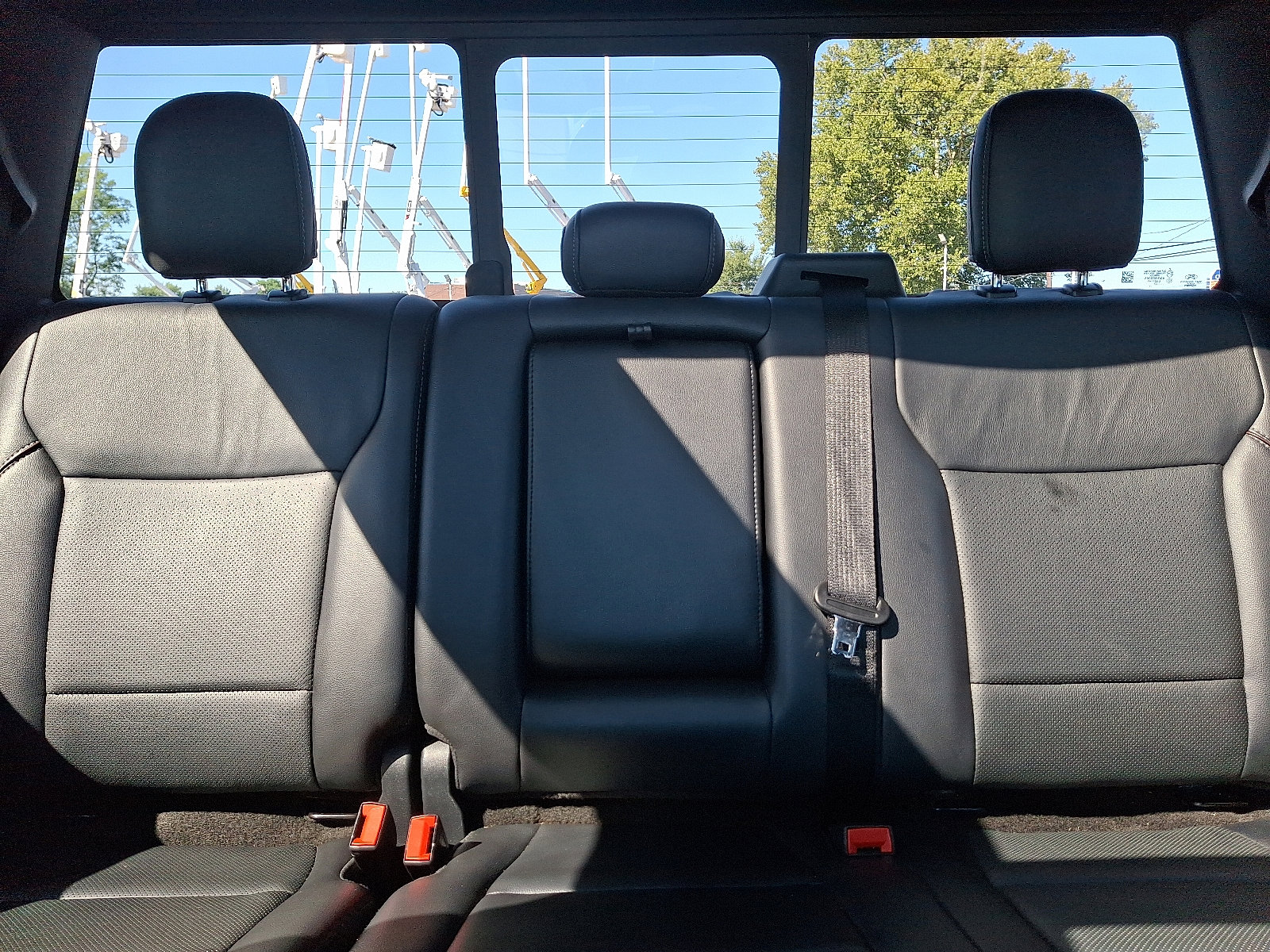 Used 2021 Ford F150 Lariat w/ Equipment Group 502A High image 19