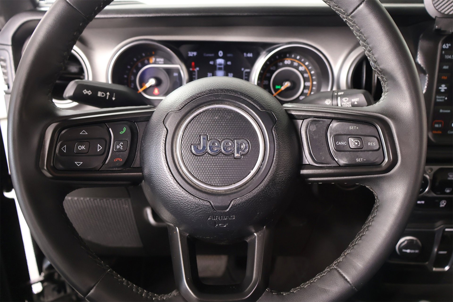 Used 2023 Jeep Gladiator Willys image 3