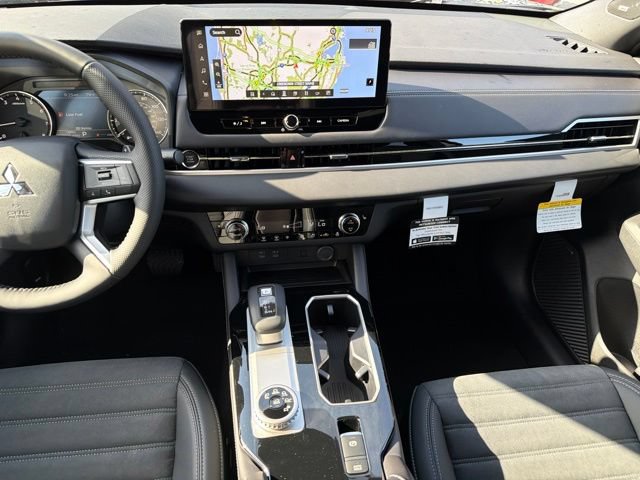New 2026 Mitsubishi Outlander LE FWD image 18