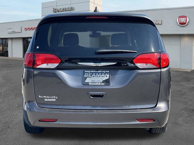 Used 2023 Chrysler Voyager LX image 6
