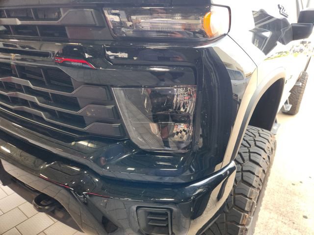 Used 2024 Chevrolet Silverado 2500 Custom w/ Custom Value Package image 8