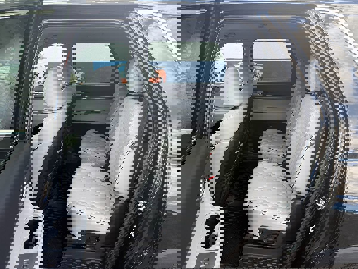 Used 2025 Hyundai Palisade SEL image 11