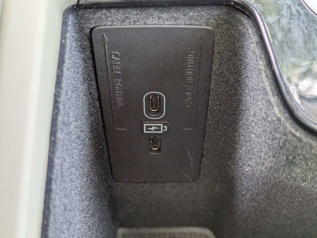 Certified 2022 Volvo XC60 B5 Momentum FWD image 29