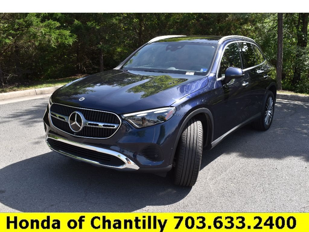 Used 2023 Mercedes-Benz GLC 300 4MATIC image 3