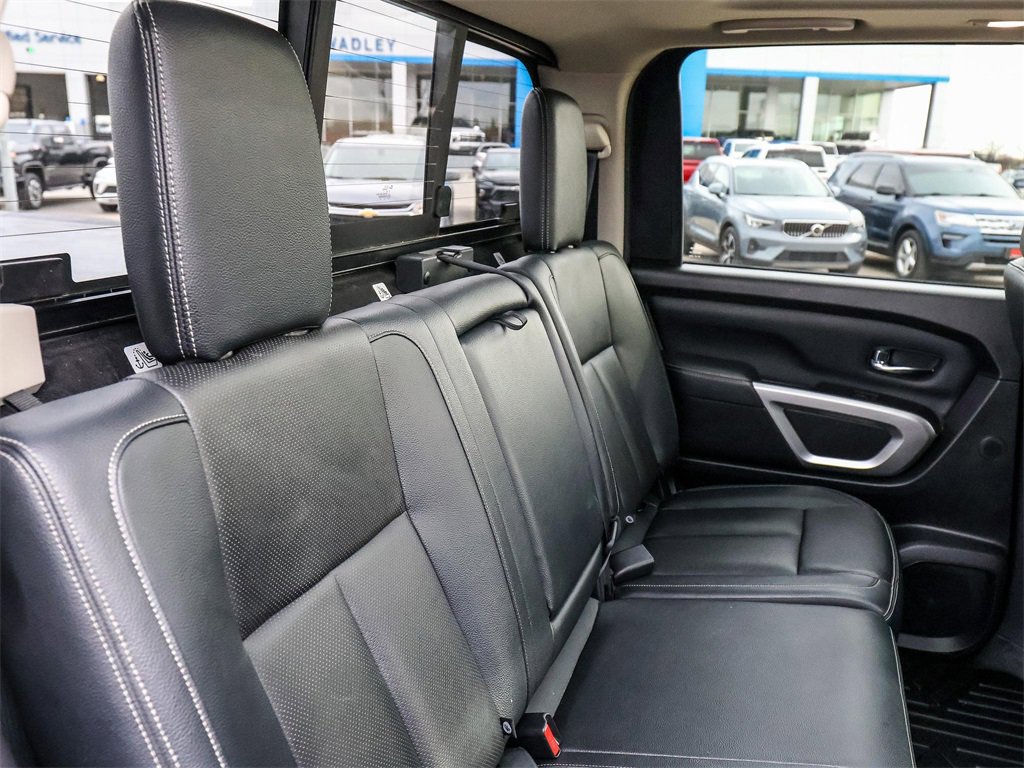 Used 2020 Nissan Titan SL w/ Moonroof Package image 28