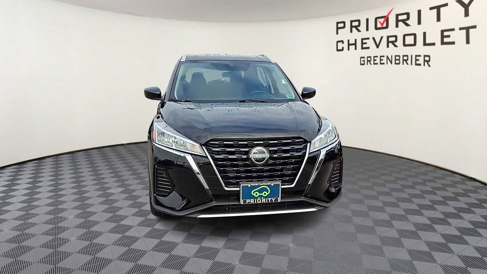 Used 2024 Nissan Kicks SV image 3