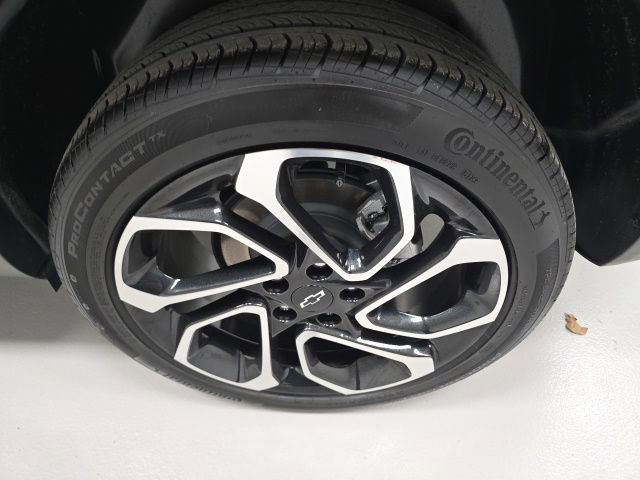 Certified 2025 Chevrolet Trax RS w/ Driver Confidence Package image 24