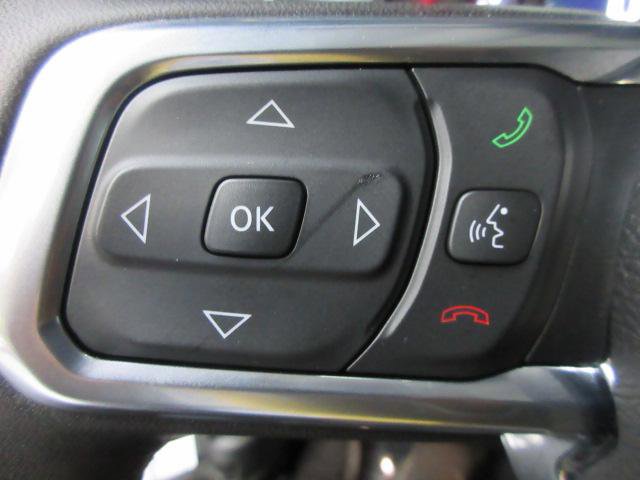 Used 2025 Jeep Wrangler Sahara image 17