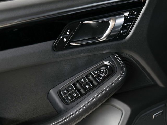 New 2025 Porsche Macan Turbo image 25