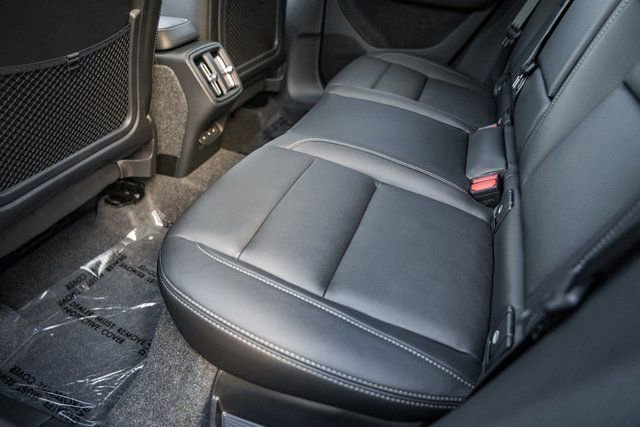 New 2026 Volvo XC40 B5 Ultra w/ Protection Package Premier image 33