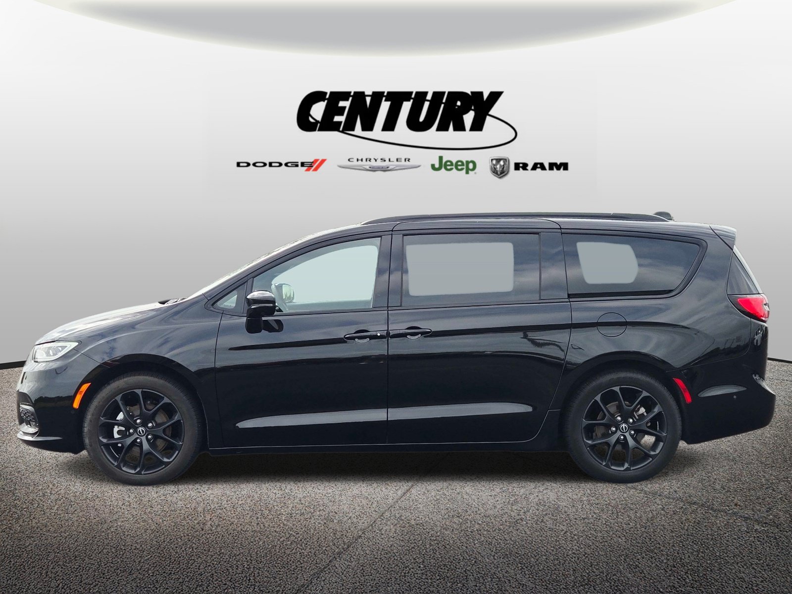 Used 2025 Chrysler Pacifica Limited FWD image 7