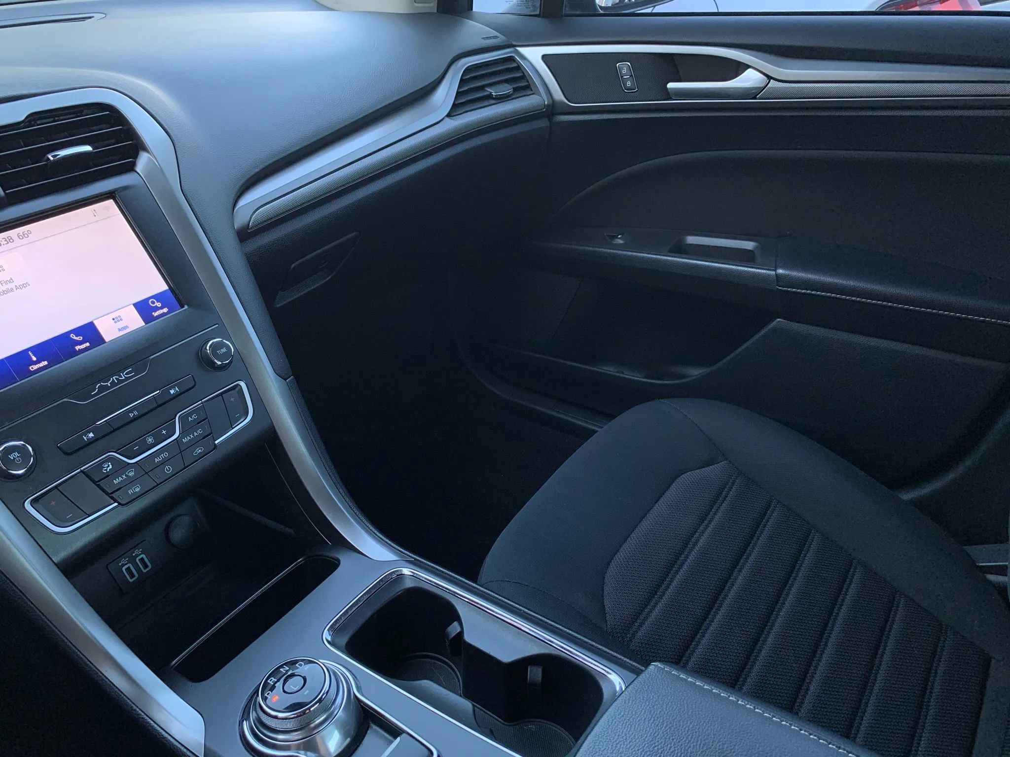 Used 2020 Ford Fusion SE image 20