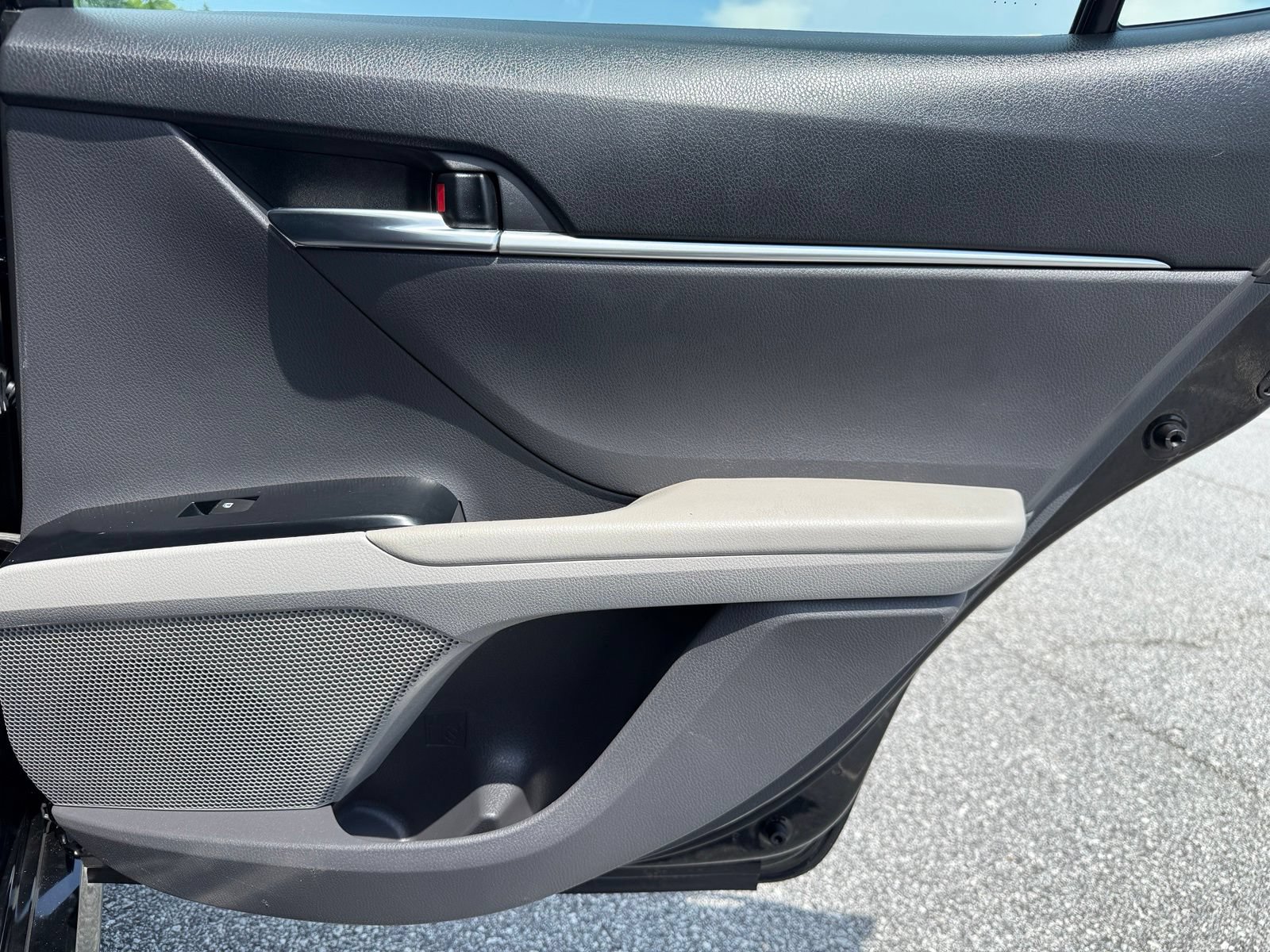 Used 2018 Toyota Camry LE FWD image 45