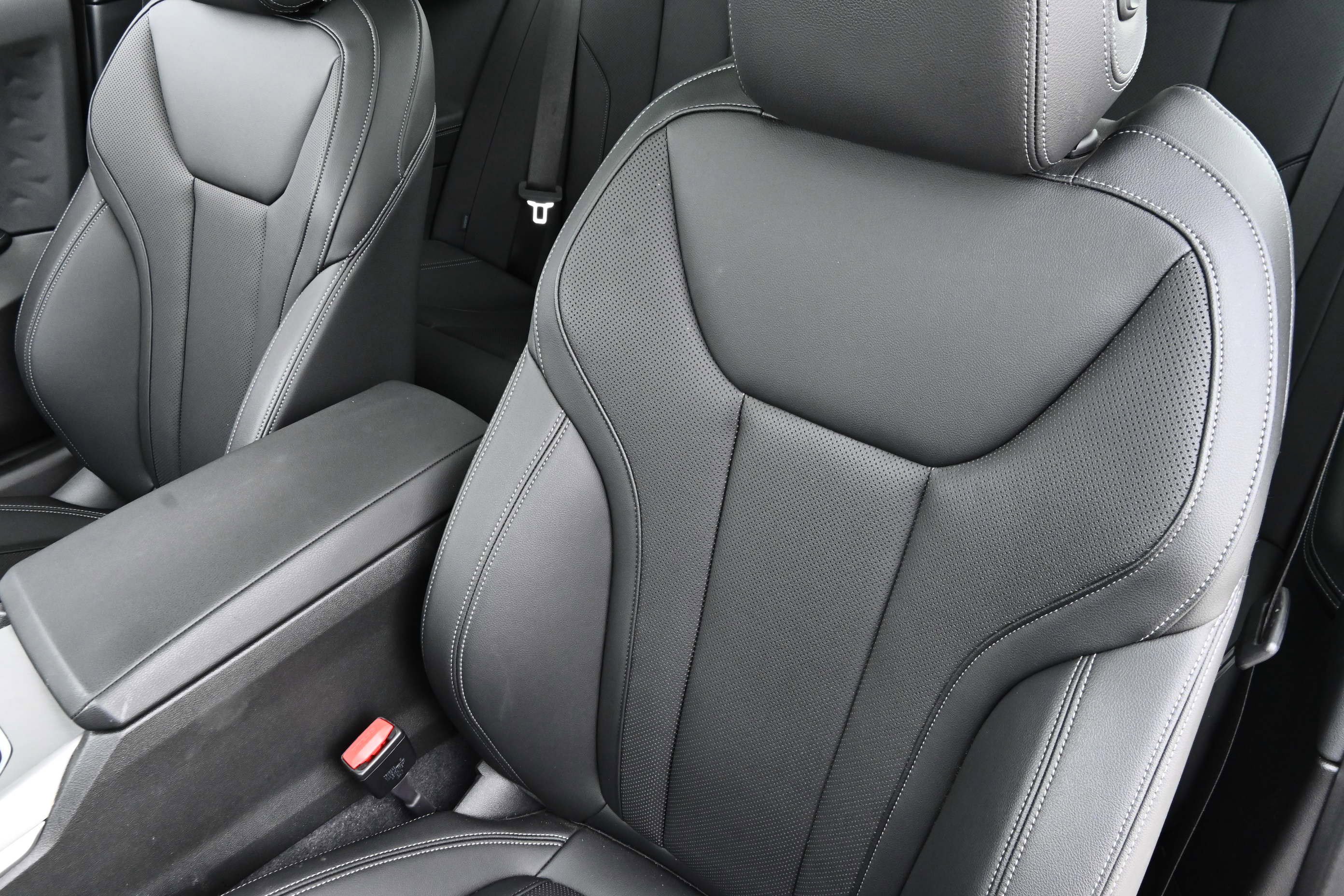 Certified 2025 BMW M240i Coupe image 9