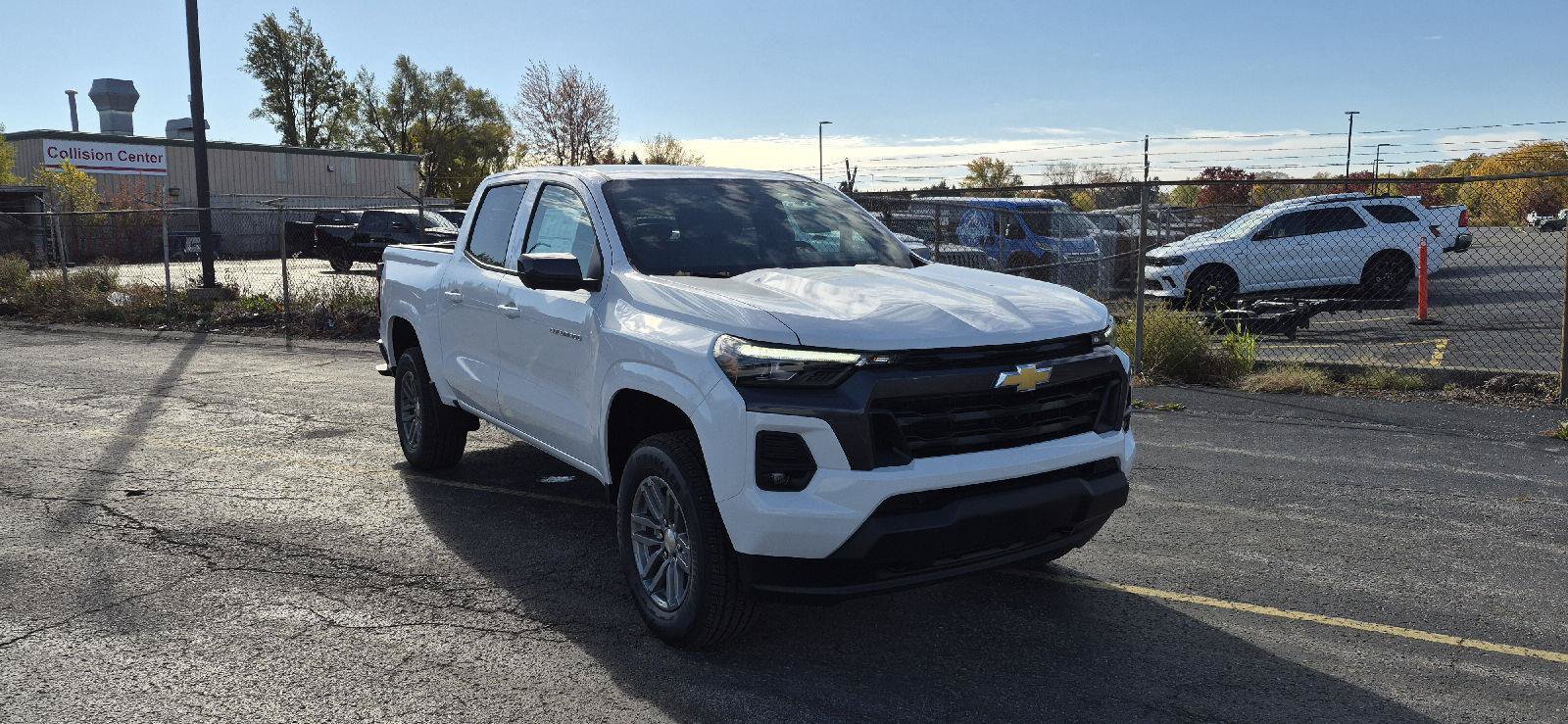 New 2026 Chevrolet Colorado LT w/ LT Convenience Package AWD/4WD image 3