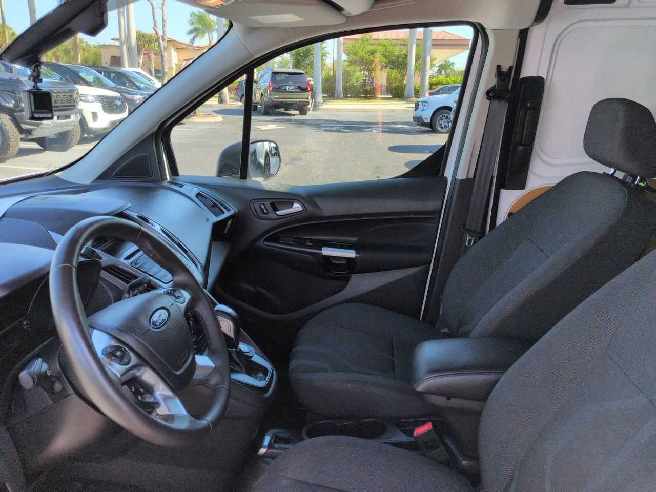 Used 2018 Ford Transit Connect XLT FWD image 16
