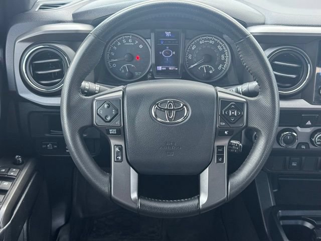 Used 2019 Toyota Tacoma TRD Sport AWD/4WD image 12