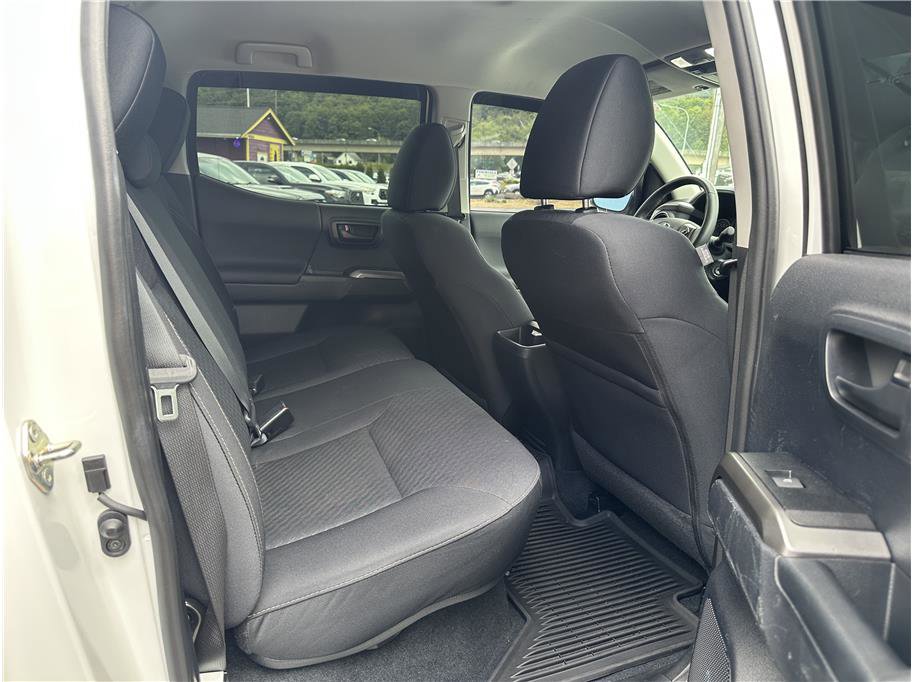 Used 2021 Toyota Tacoma SR5 w/ Trail Edition image 26