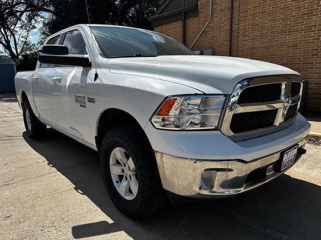 Used 2019 RAM 1500 Classic SLT image 2
