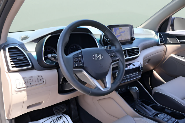 Used 2020 Hyundai Tucson Ultimate w/ Cargo Package AWD/4WD image 12