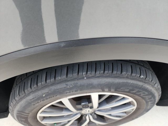 Used 2020 Volkswagen Tiguan SE w/ Panoramic Sunroof Package image 13