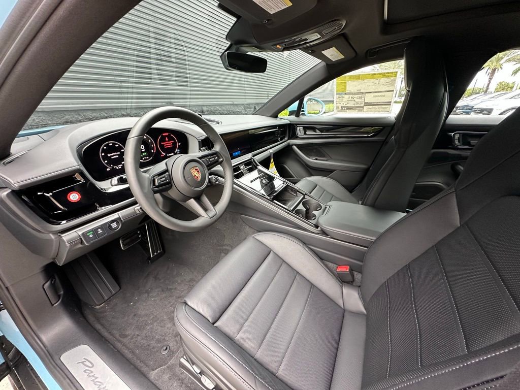 Used 2026 Porsche Panamera 4 image 4