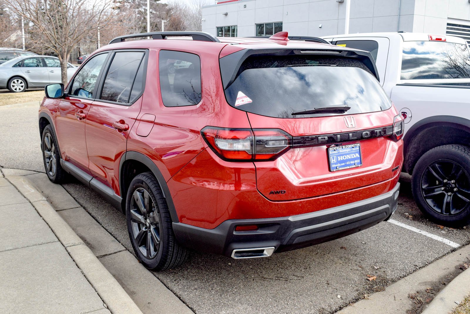 Certified 2025 Honda Pilot Sport image 7