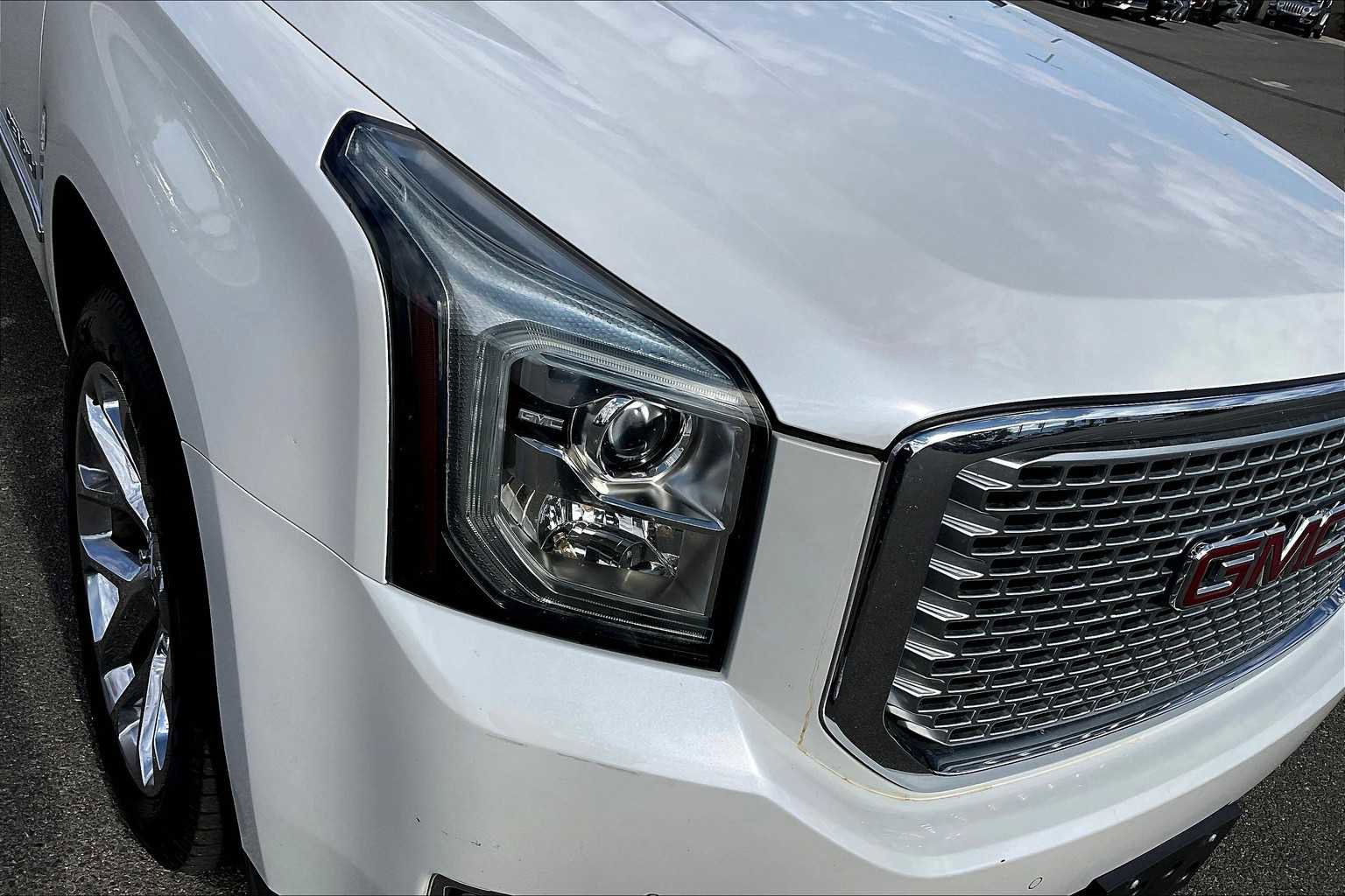 Used 2016 GMC Yukon Denali w/ Open Road Package image 28