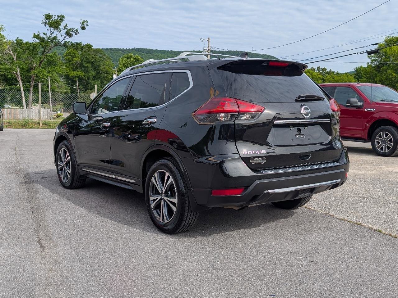 Used 2018 Nissan Rogue SL FWD image 3