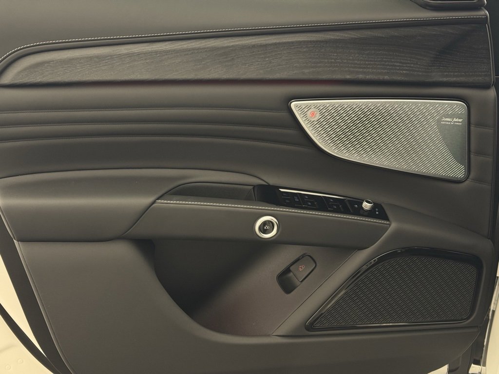 New 2025 Maserati Grecale Modena image 9