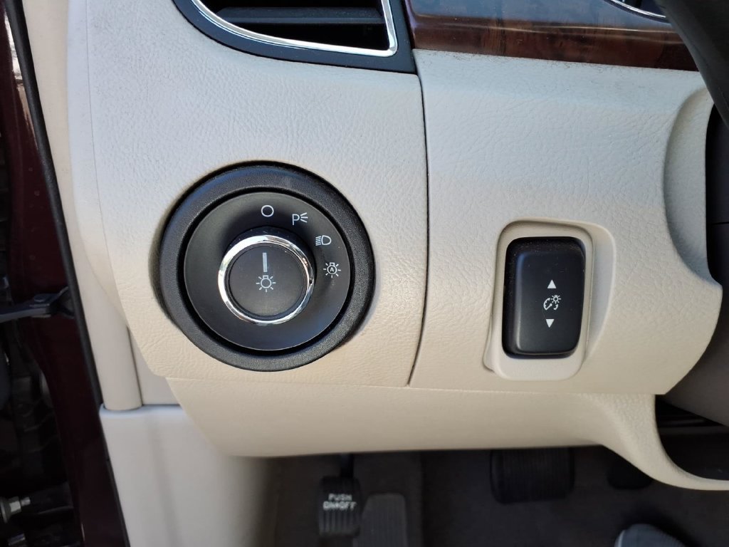 Used 2011 Ford Taurus SEL w/ 201A Rapid Spec Order Code FWD image 18