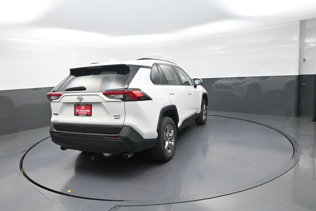 Used 2025 Toyota RAV4 XLE AWD/4WD image 62