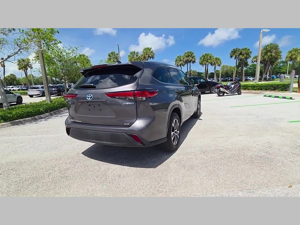 Used 2022 Toyota Highlander XLE image 40