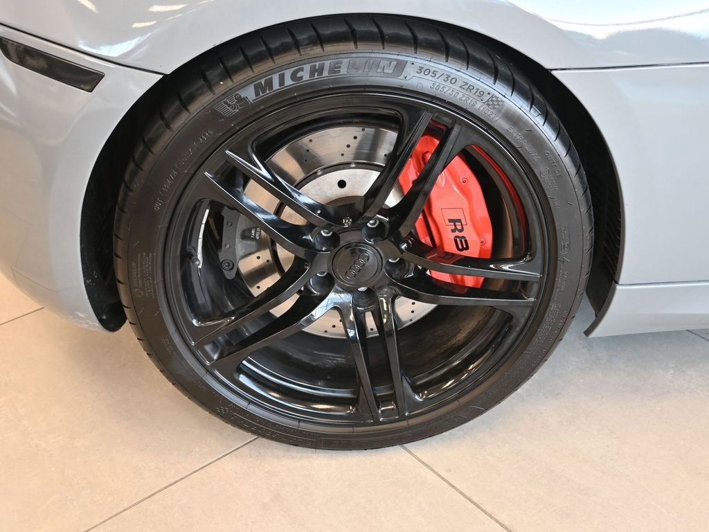 Used 2010 Audi R8 V10 image 21