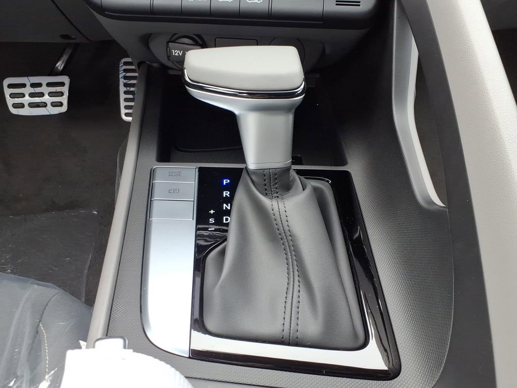 New 2026 Hyundai Elantra Sport image 11