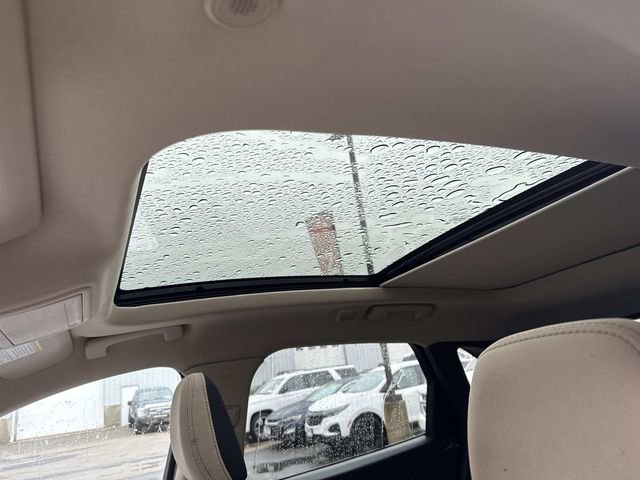 Used 2020 Ford Escape SE image 25