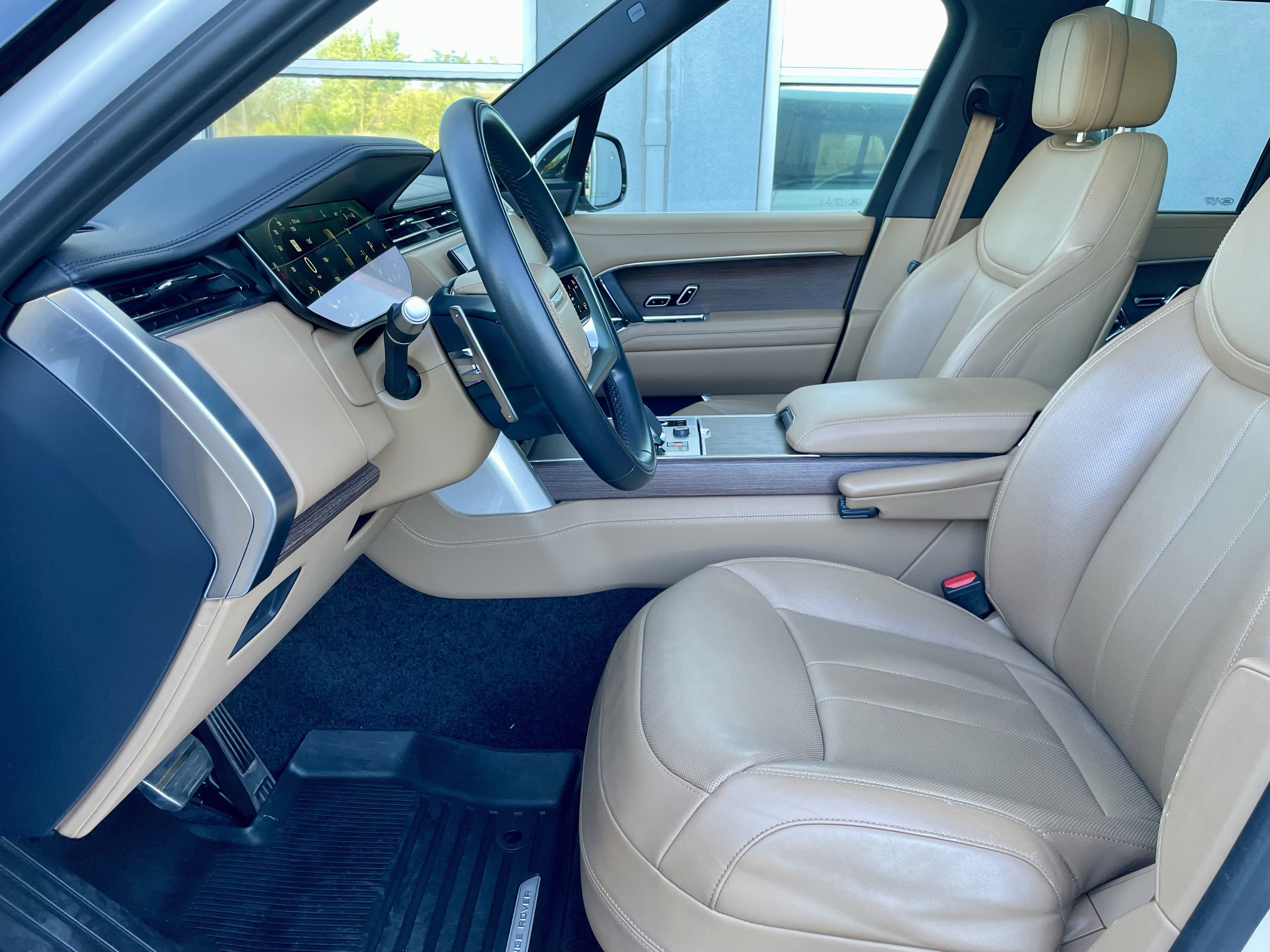 Used 2022 Land Rover Range Rover SE image 14