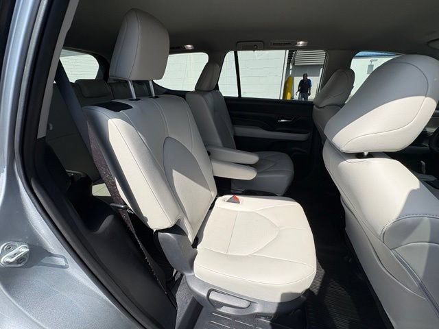 Used 2024 Toyota Grand Highlander AWD image 30