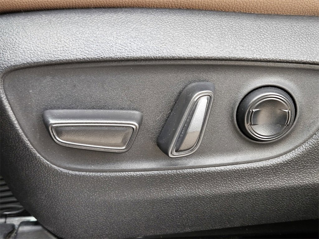 Used 2025 Toyota Grand Highlander AWD Hybrid image 21