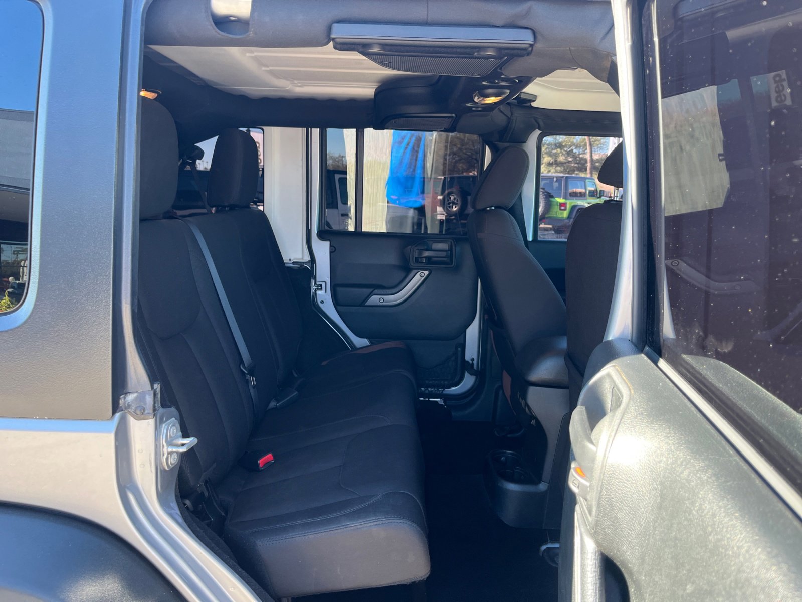 Used 2018 Jeep Wrangler Unlimited Sport S image 18