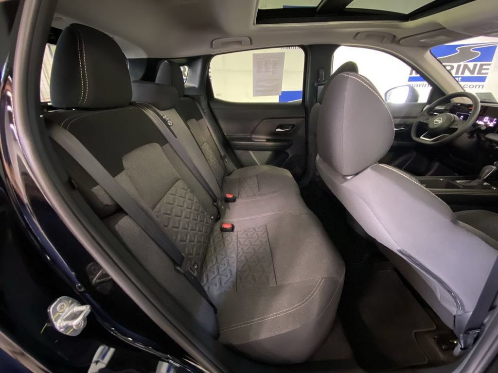 Used 2025 Nissan Kicks SV w/ SV Premium Package AWD/4WD image 31