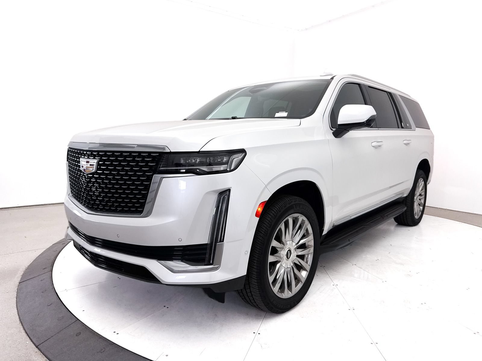 Used 2021 Cadillac Escalade ESV Premium Luxury AWD/4WD image 17
