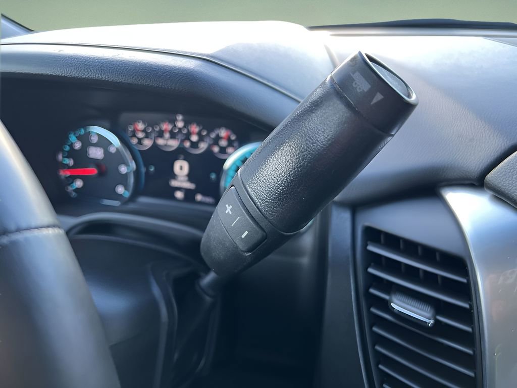 Used 2018 Chevrolet Suburban Premier image 16